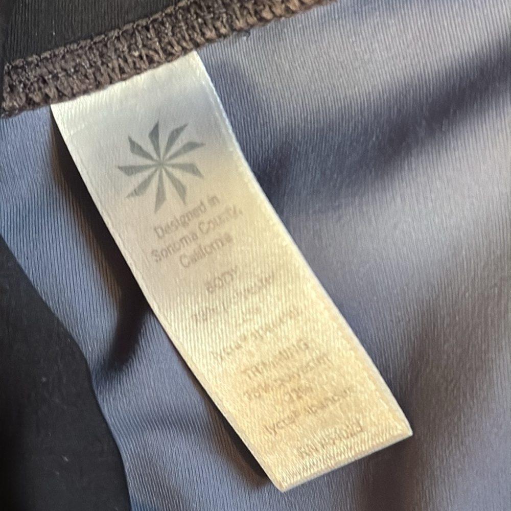 Athleta Blue Camo Capri Sonar Leggings Style #347939 size S - Picture 10 of 11